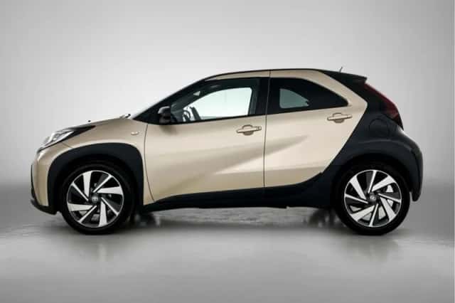 Toyota Aygo (2023) thumbnail 3