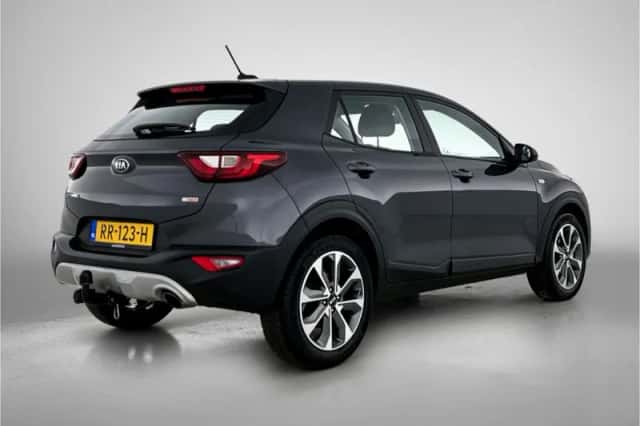 Kia Stonic (2018) thumbnail 2
