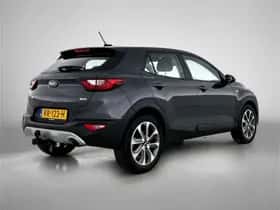 Kia Stonic (2018) thumbnail 2