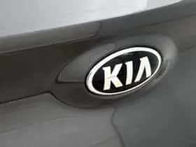 Kia Stonic (2018) thumbnail 18