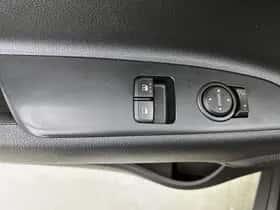 Kia Stonic (2018) thumbnail 21