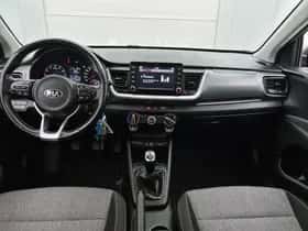 Kia Stonic (2018) thumbnail 4