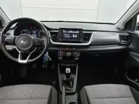 Kia Stonic (2018) thumbnail 5