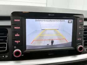 Kia Stonic (2018) thumbnail 8