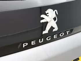 Peugeot 3008 (2019) thumbnail 18