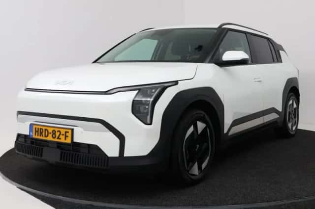 Kia EV3 (2025) thumbnail 1