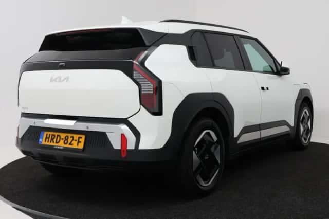 Kia EV3 (2025) thumbnail 2