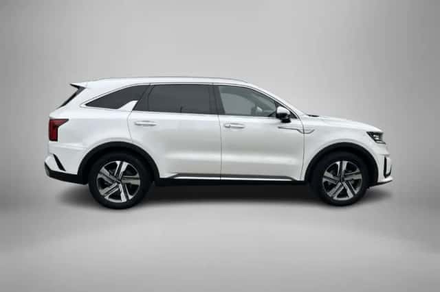 Kia Sorento (2023) thumbnail 3