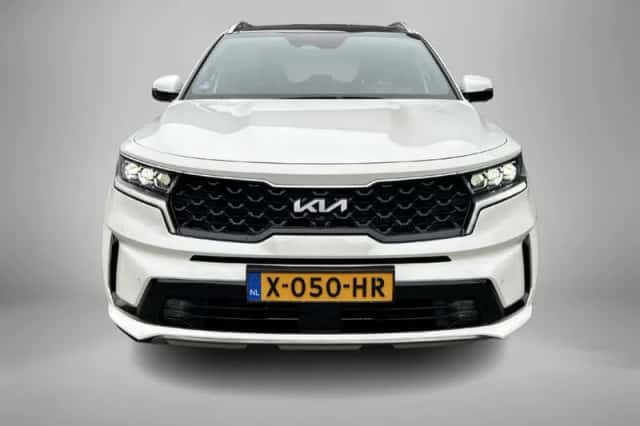 Kia Sorento (2023) thumbnail 5