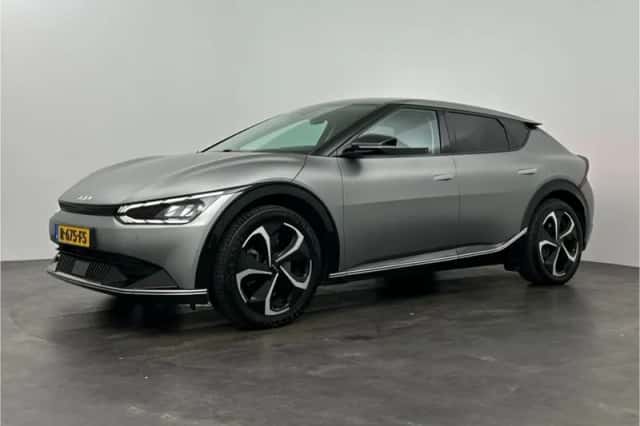 Kia EV6 (2022) thumbnail 1