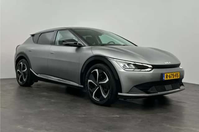 Kia EV6 (2022) thumbnail 2