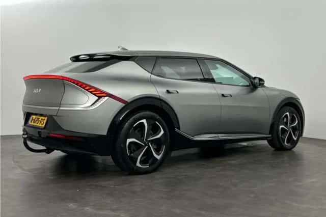 Kia EV6 (2022) thumbnail 3