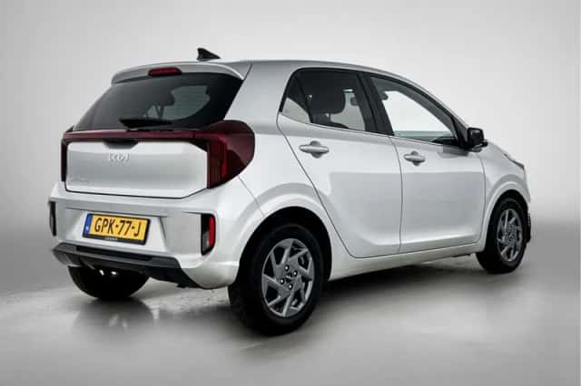 Kia Picanto (2024) thumbnail 2