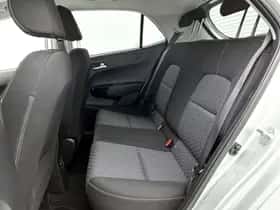 Kia Picanto (2024) thumbnail 16