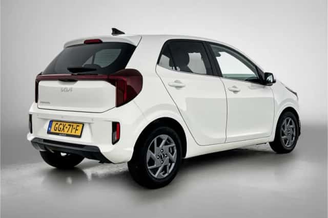 Kia Picanto (2024) thumbnail 3