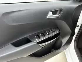 Kia Picanto (2024) thumbnail 22