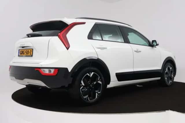 Kia Niro_EV (2024) thumbnail 2