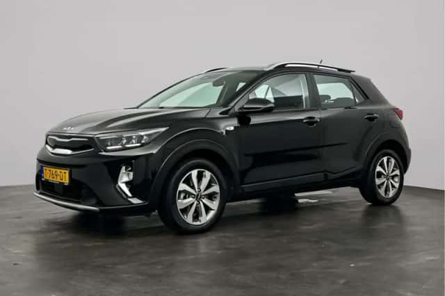 Kia Stonic (2023) thumbnail 1
