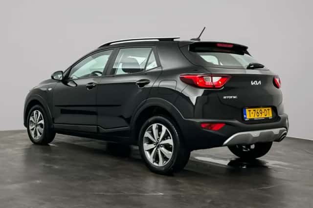 Kia Stonic (2023) thumbnail 3