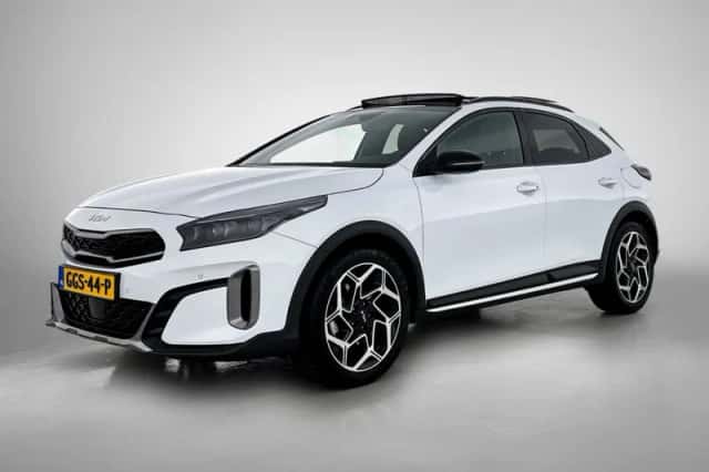 Kia XCeed (2024) thumbnail 1