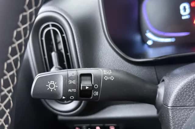 Kia Picanto (2025) thumbnail 6