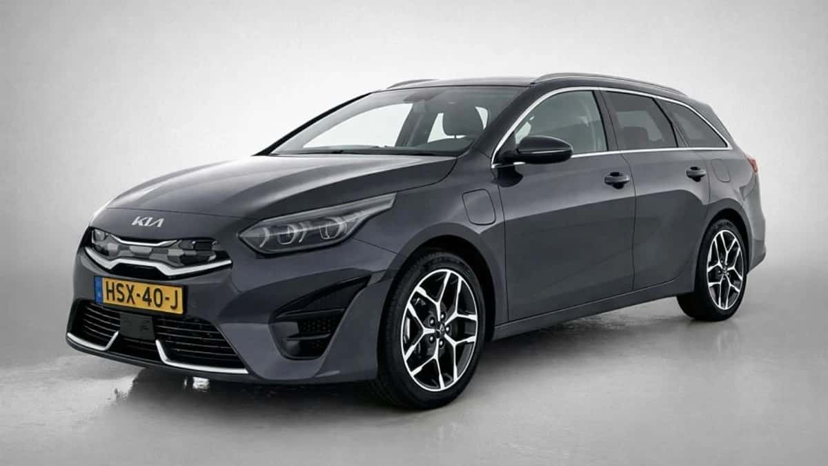 Kia Ceed_Sportswagon (2023) — foto 1