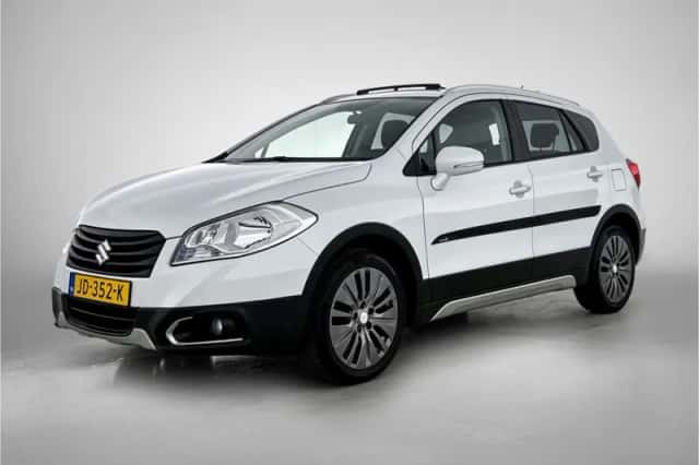 Suzuki S-Cross (2016) thumbnail 1