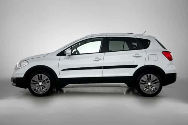 Suzuki S-Cross (2016) thumbnail 3