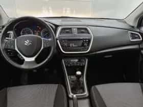 Suzuki S-Cross (2016) thumbnail 5