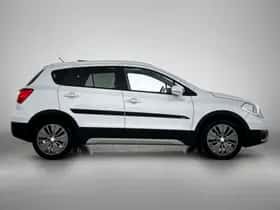 Suzuki S-Cross (2016) thumbnail 10