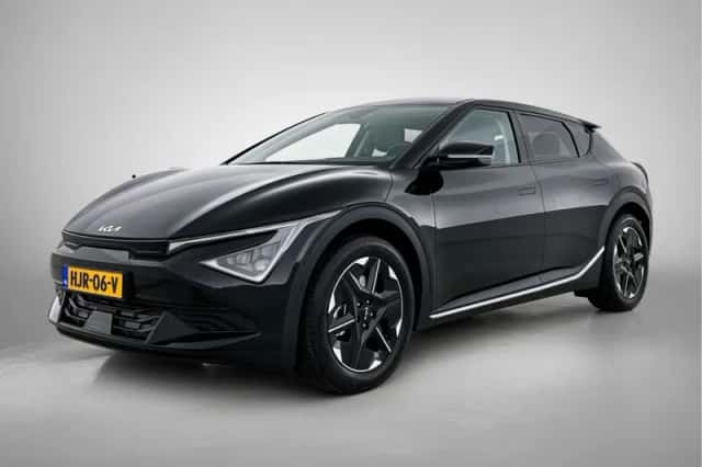 Kia EV6 (2025) thumbnail 1
