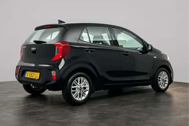 Kia Picanto (2023) thumbnail 2