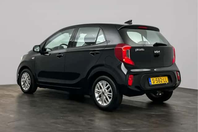 Kia Picanto (2023) thumbnail 3