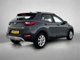 Kia Stonic (2021) thumbnail 2