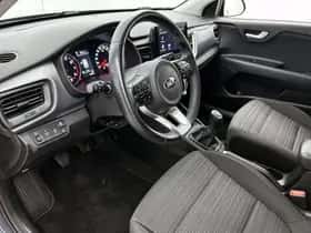 Kia Stonic (2021) thumbnail 33
