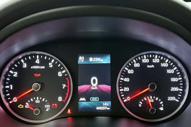 Kia Stonic (2021) thumbnail 5