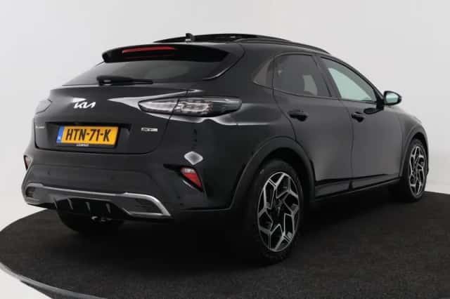 Kia XCeed (2025) thumbnail 2