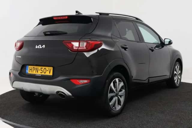 Kia Stonic (2025) thumbnail 2