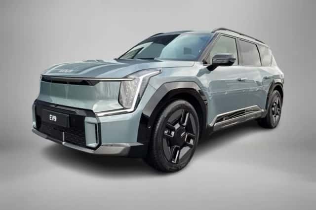 Kia EV9 (2025) thumbnail 1