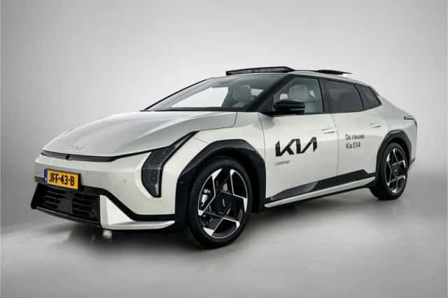 Kia EV4 (2025) thumbnail 1