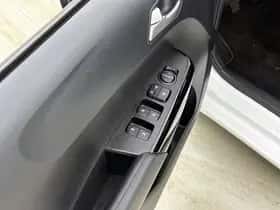 Kia Picanto (2023) thumbnail 21
