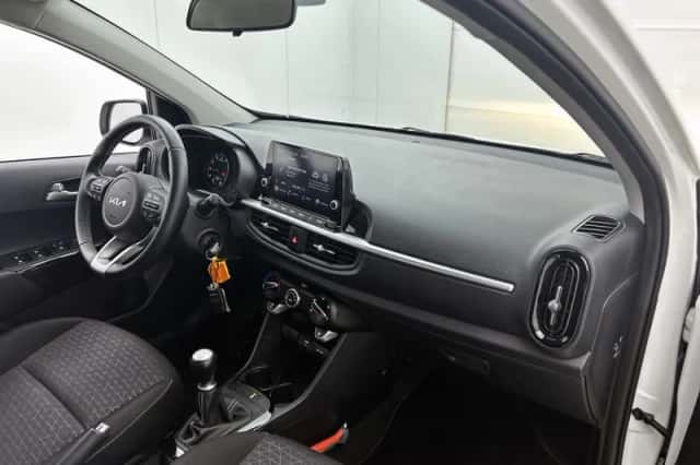 Kia Picanto (2023) thumbnail 6