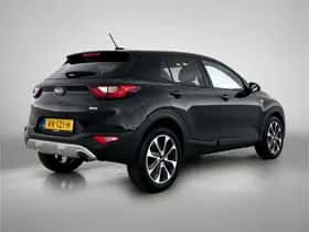 Kia Stonic (2018) thumbnail 2