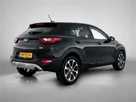 Kia Stonic (2018) thumbnail 3
