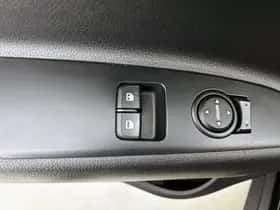 Kia Stonic (2018) thumbnail 21