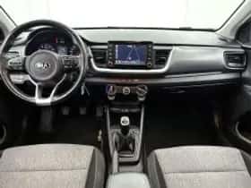 Kia Stonic (2018) thumbnail 5