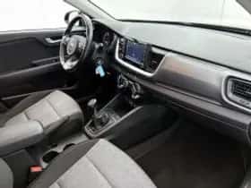 Kia Stonic (2018) thumbnail 7