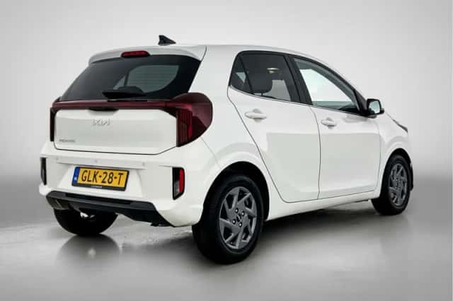 Kia Picanto (2024) thumbnail 2