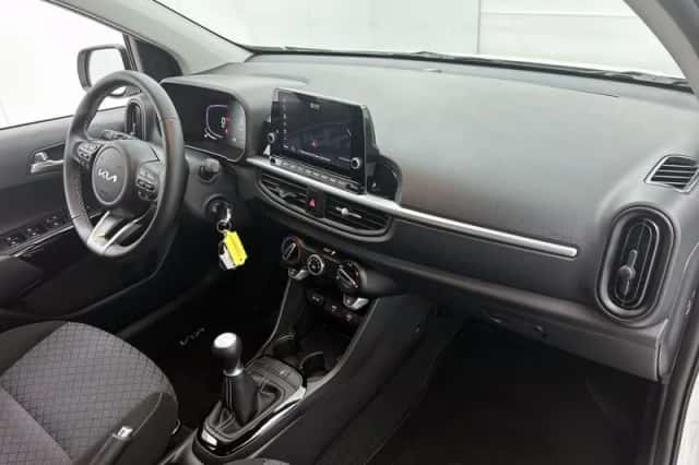 Kia Picanto (2024) thumbnail 6