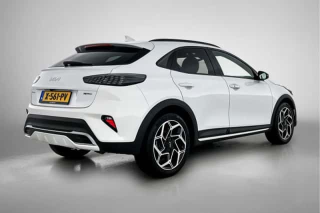 Kia XCeed (2024) thumbnail 2